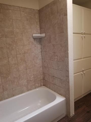 Building Photo - 6701 Driffield Cir E
