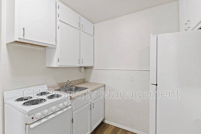 Building Photo - 202 S Lynn St