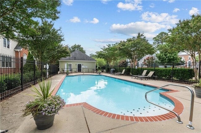 Building Photo - 232 Suri Dr