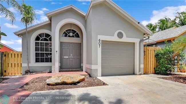 Building Photo - 607 SW 15th St