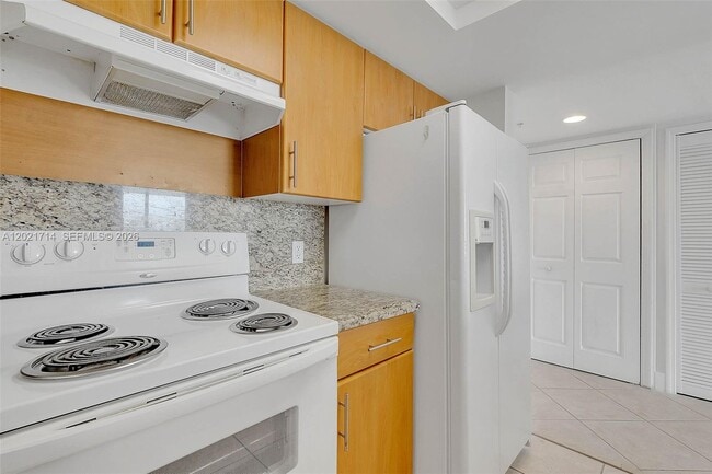 Building Photo - 1690 SW 27th Ave