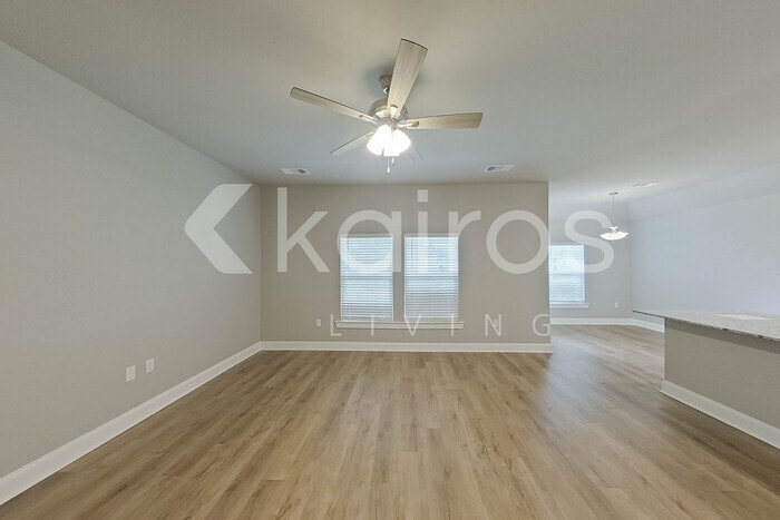 Building Photo - 13790 Pinyon Dr