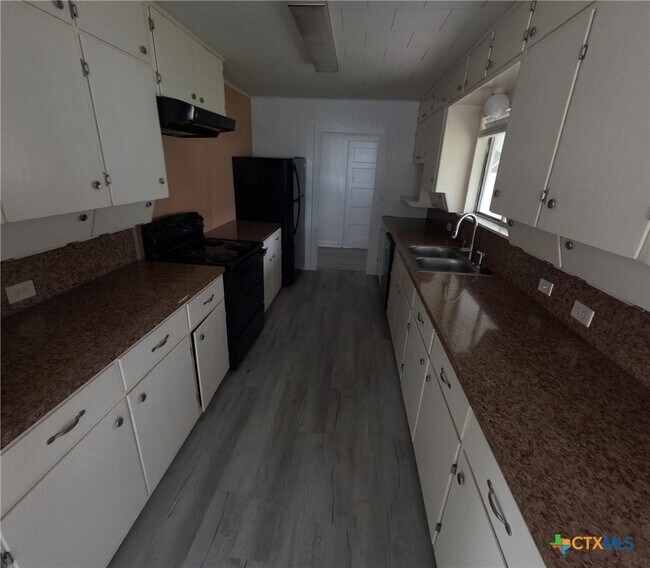 Building Photo - 218 N 4th