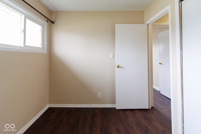 Building Photo - 4929 Katherine Dr