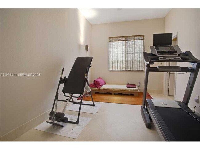 Building Photo - 7061 NW 113th Ct