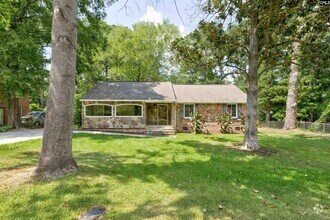 Building Photo - 1612 Bradley Dr
