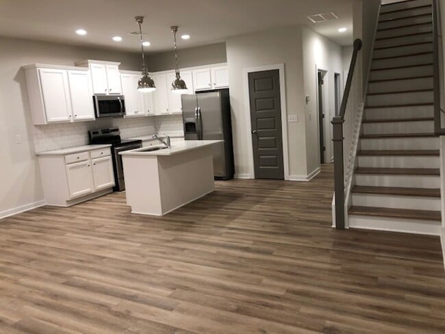 Building Photo - Beautiful Townhome in Athens!