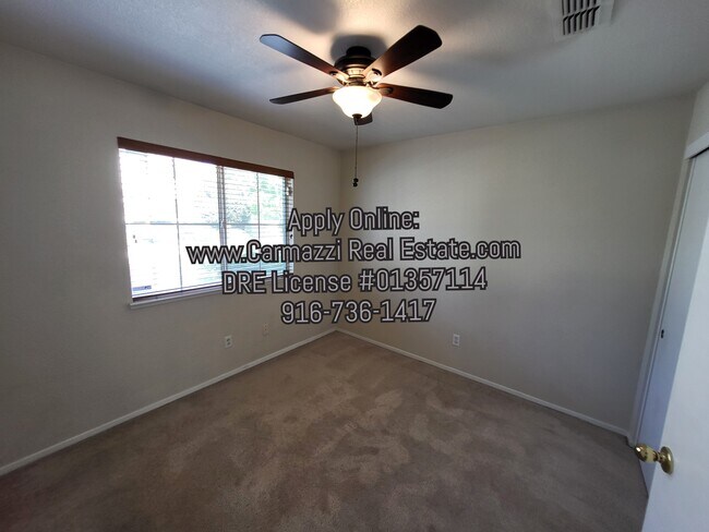 Building Photo - 9451 Lakewind Ln