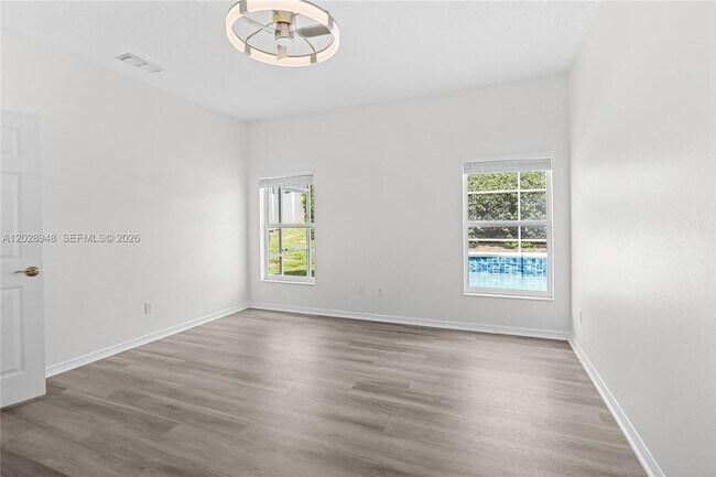 Building Photo - 434 Castlemain Cir