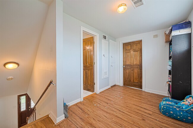 Building Photo - 13351 Oak Leaf Ln