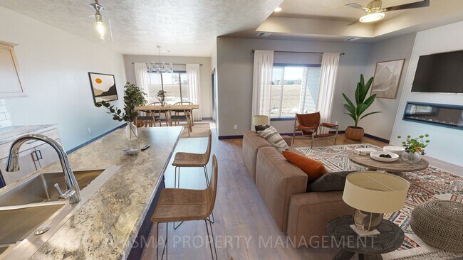 Building Photo - 4526 W Graceland Pl