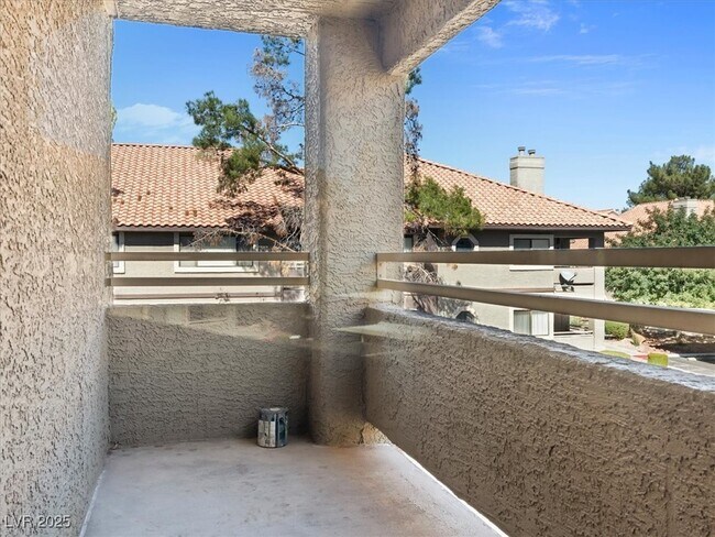 Building Photo - 5052 S Rainbow Blvd