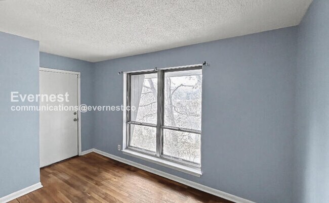 Building Photo - 18 Inglenook Dr