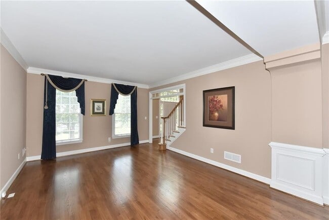 Building Photo - 735 Apsley Way