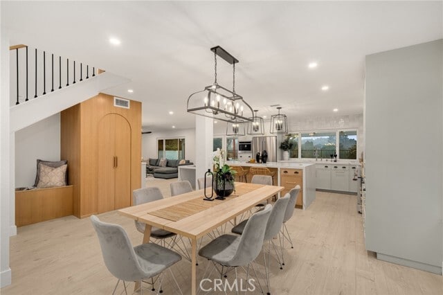 Building Photo - 24362 Via Santa Clara