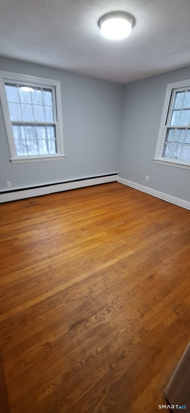 Building Photo - 10 Carpenter Rd