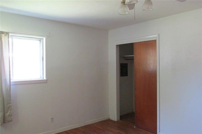 Building Photo - 301 El Paso St SW