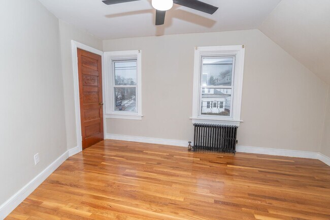 Building Photo - 848 Smith St