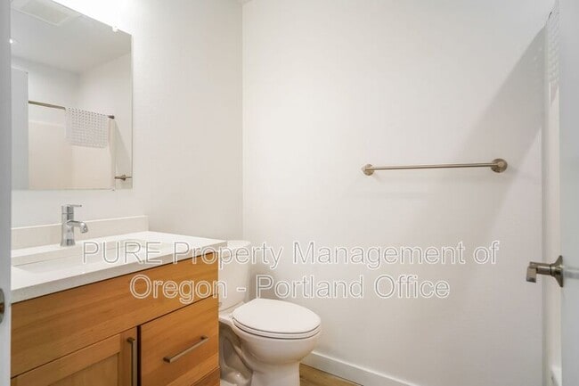 Building Photo - 6786 N McKenna Ave
