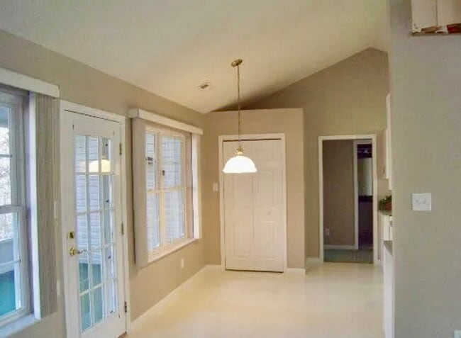 Building Photo - 159 Daleyuhski Way