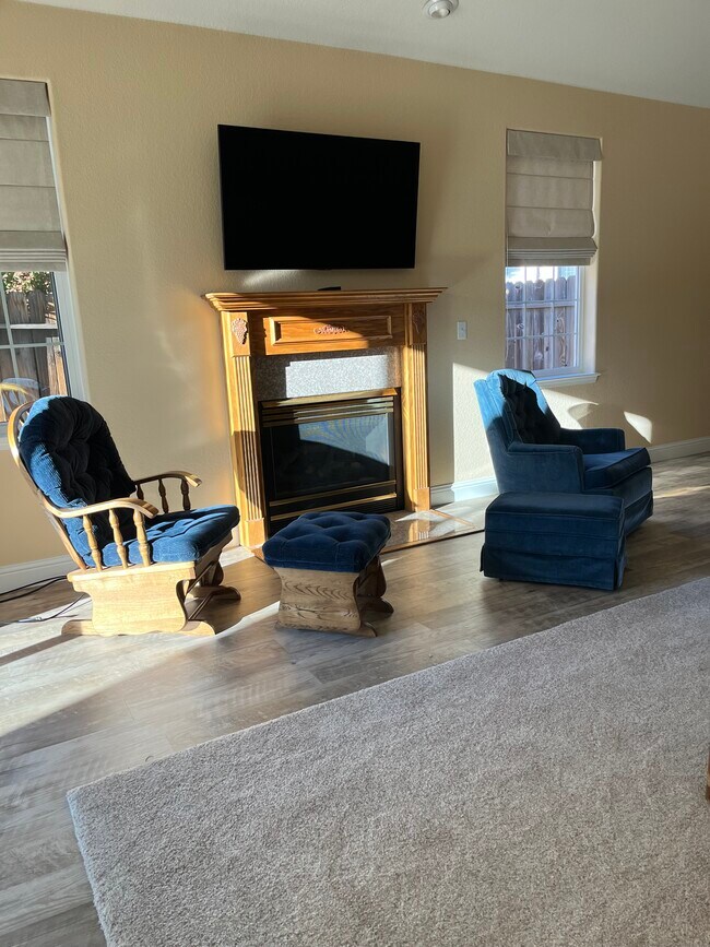 Building Photo - 2472 Chardonnay Dr