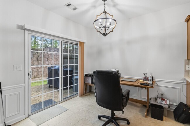 Building Photo - 105 Finchley Dr
