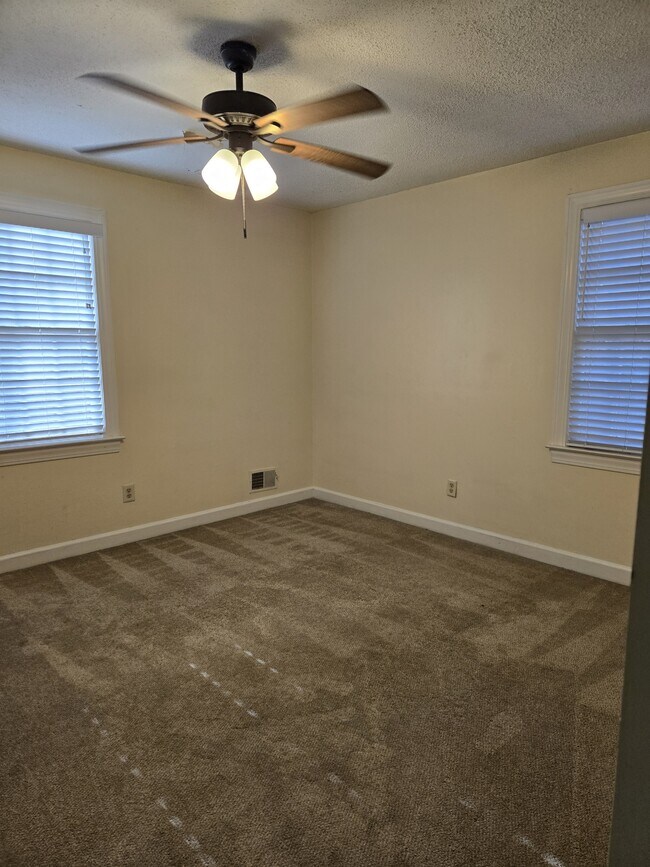 Building Photo - 9 Brookspring Cir