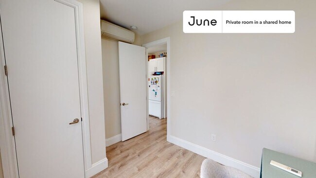 Building Photo - Room in Shared 3 bed/2 bath home