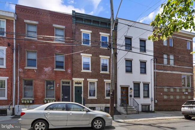 Building Photo - 638 Catharine St
