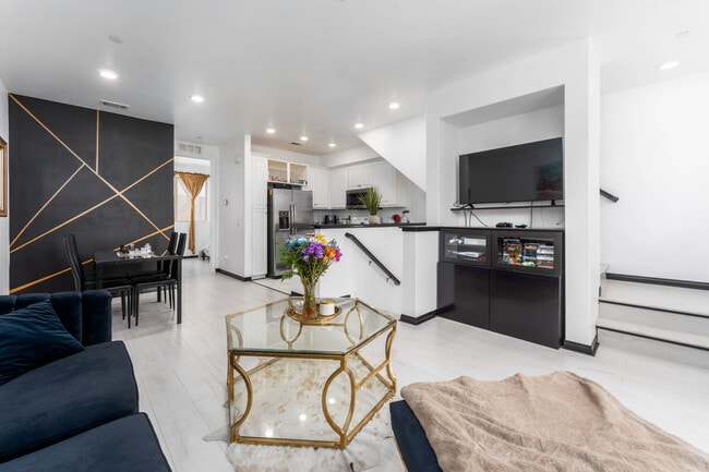 Building Photo - 7225 N Cedar Rd