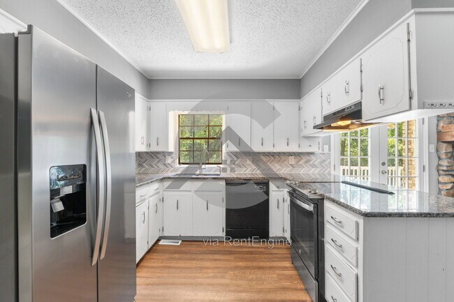 Building Photo - 108 Robin Ln