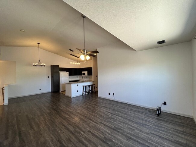 Building Photo - 5728 Valle Alegre Pl NW
