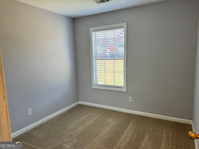 Building Photo - 6516 Snow Bird Ln