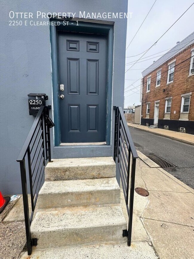 Building Photo - 2250 E Clearfield St