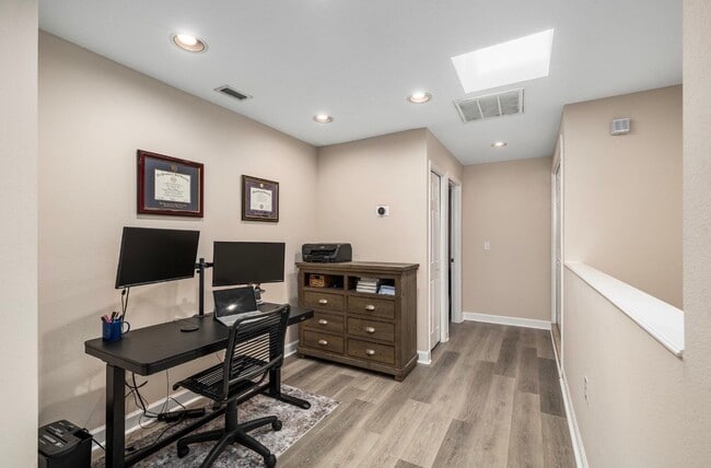 Building Photo - 104 S Moody Ave