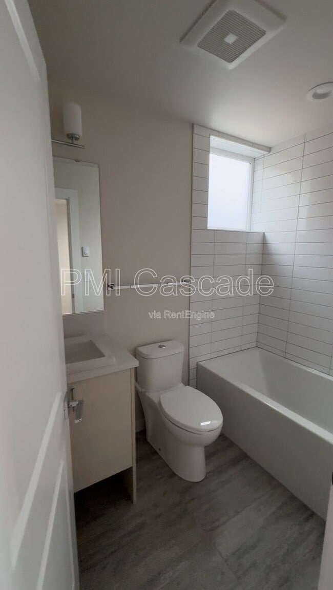 Building Photo - 9227B 16th Ave SW