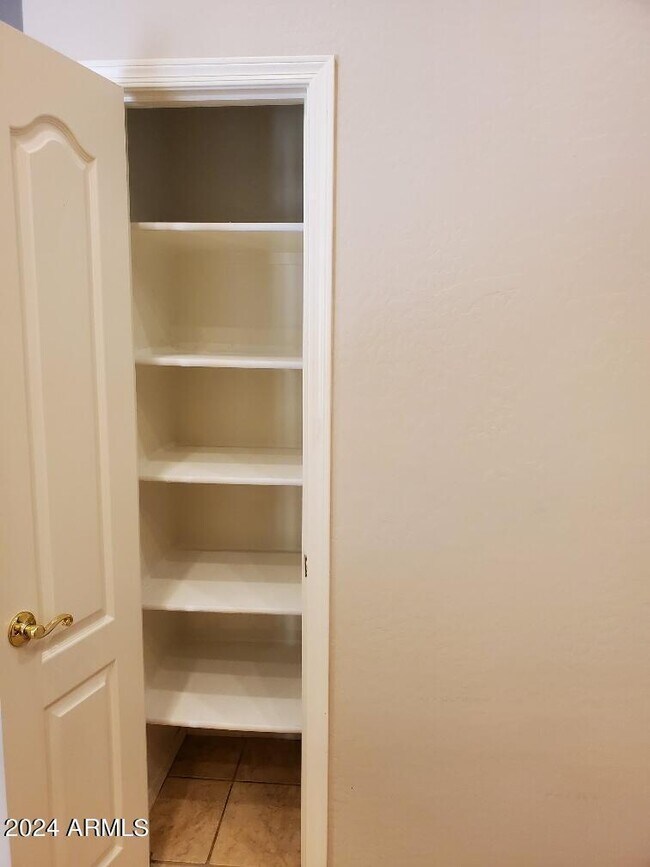 Building Photo - 1864 W Olive Way