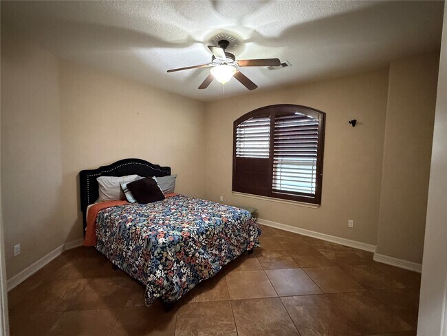 Building Photo - 28264 Rose Ln