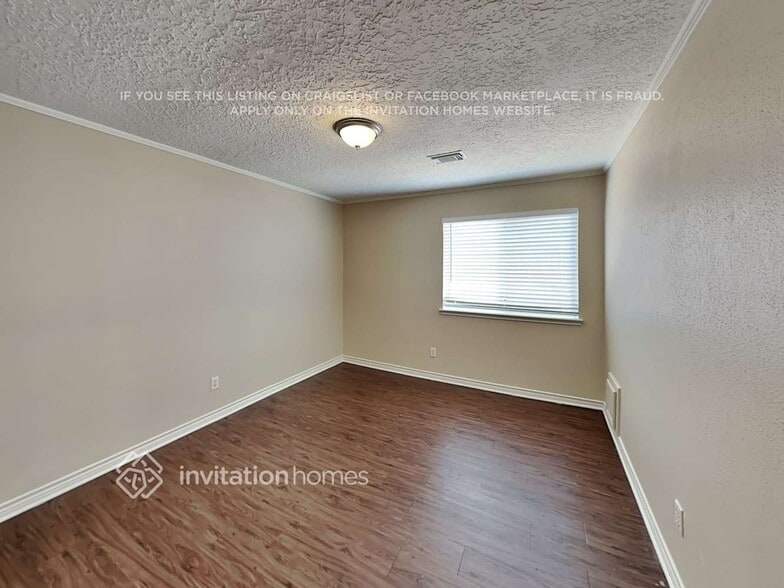 Building Photo - 2227 Briarwest Blvd