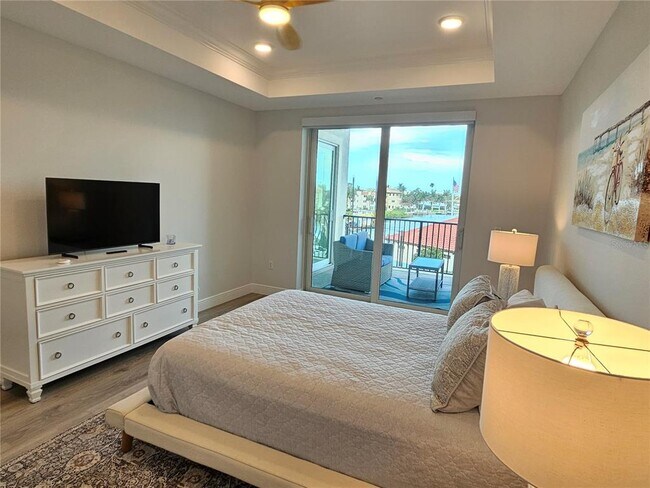 Building Photo - 503 S Tamiami Trl