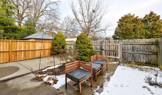 Building Photo - 746 Beech St