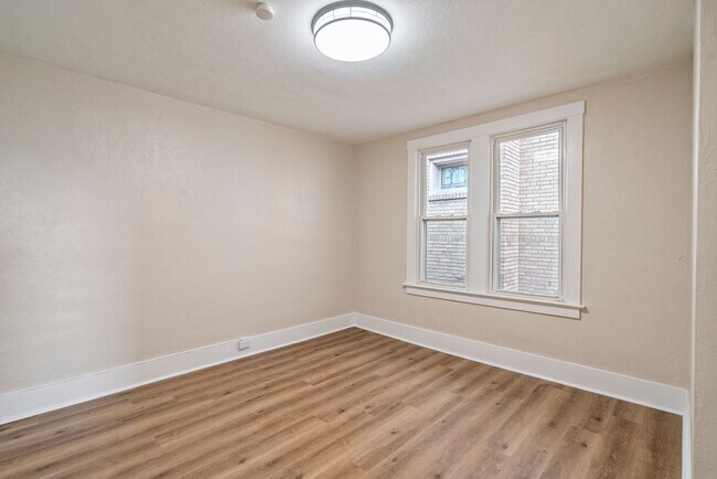 Building Photo - 1680 Potomac Ave
