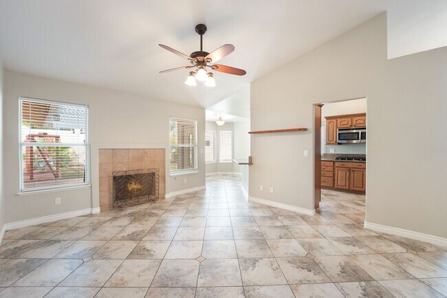 Building Photo - Elegant Single-Story Home in Desert Shores!