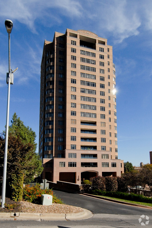 Primary Photo - Alameda Towers