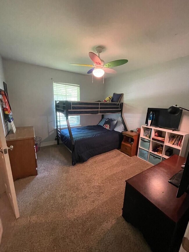 Building Photo - Gorgeous 3 BED, 2 BATH PLUS OFFICE WITH POOL!!!