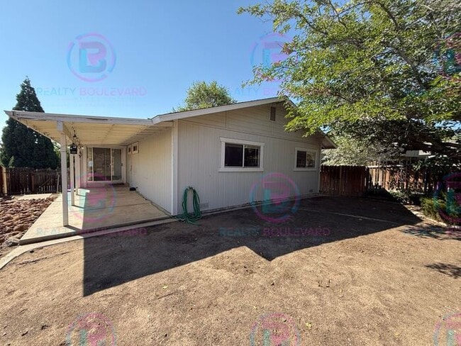 Building Photo - 1/2 Month Free!! 3BR/2BA Single-Story with...