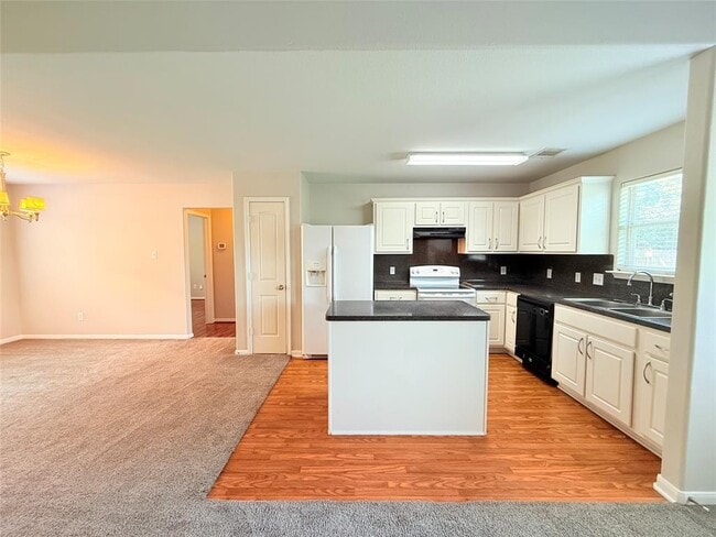 Building Photo - 29019 San Jacinto River Ct
