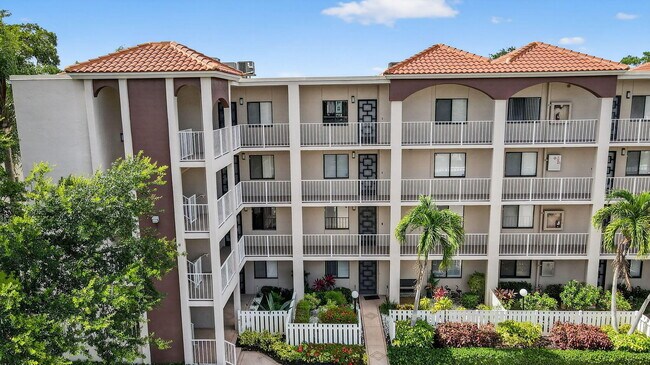 Building Photo - 6193 Pointe Regal Cir