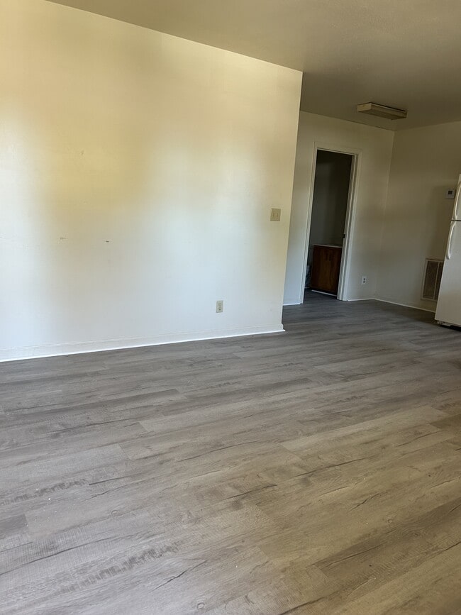 Building Photo - 918 Sparta Dr