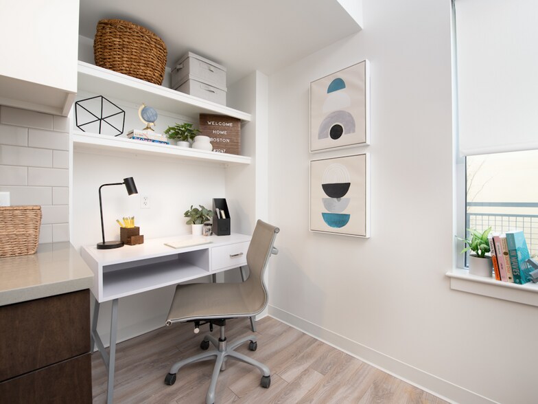 Building Photo - 1047 Commonwealth Ave